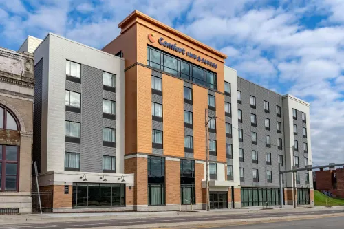 Comfort Inn & Suites Pittsburgh-Northshore Hotels in Pittsburgh