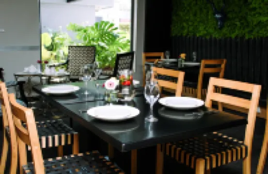 馬克斯行政公寓