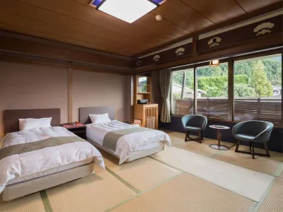 Warakuen Hotels near 嬉野温泉 湯けむり広場