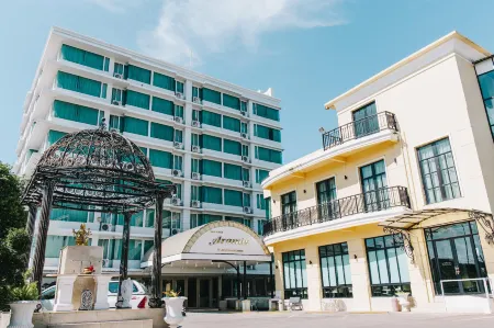 Aramis Hotel Отели рядом с достопримечательностью «Chao Por Chao Mae Na Pha Shrine»