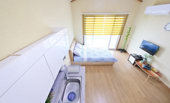 Gyeongju Tohamsan Rock Bed and Breakfast & Glamping