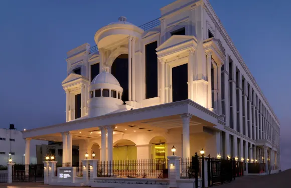 皇家蘭花中央施莫加酒店