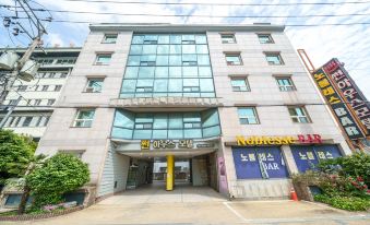 Geoje-do Gohyeon Sunhouse Motel