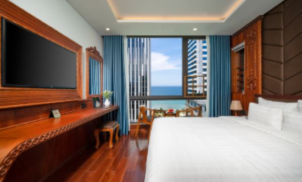 Monalisa Luxury Hotel