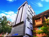 FabHotel Eros 211 - Nr Sreebhumi Hotel dekat JIS UNIVERSITY