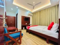 Lucky Residency Hotel in zona Swarg Niwas Temple