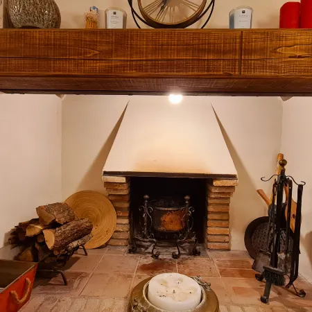 La Terrazza, Historic Tuscan Stone Residence with Garden and Terrace in Cetona