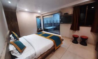 The Grand Sarathi Hotel