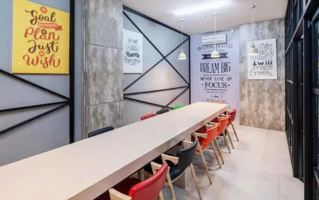 Hotel Dhika Serenity Surabaya Отели в г. Mulyorejo