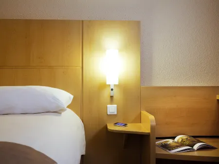 Ibis Paris la Défense Esplanade Отели рядом с достопримечательностью «Парк Бекон»