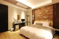 Yangsan Bukbudong Lime Hotel Hotels near UNIQLO production points