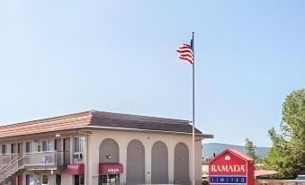 Days Inn by Wyndham San Marcos