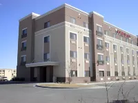 La Quinta Inn & Suites by Wyndham Wichita Airport Hotels in 