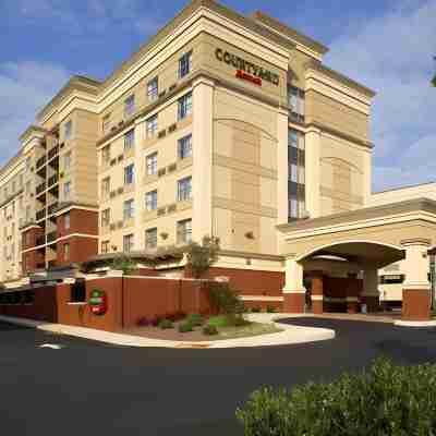 Holiday Inn Express & Suites Wyomissing Hotel Exterior