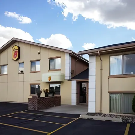 Super 8 by Wyndham Marshall MN