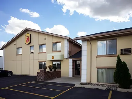 Super 8 by Wyndham Marshall MN Отели в г. Маршалл