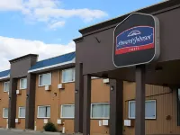 Howard Johnson by Wyndham Fort St. John Hotels in Peace River C