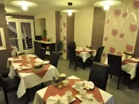 Le Petit Palais - Hotel/Pension - breakfast
