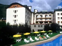 Hotel Restaurant Pessets & Spa - Pools