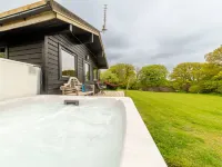 Lodge 6 - Hot Tub Lodge - Badekar