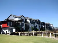 Laguna Grove Holiday Rentals Hotels in Knysna Central
