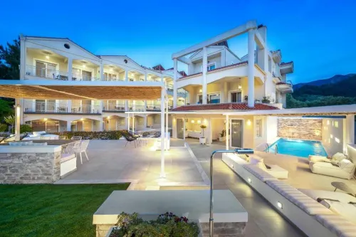 Aelia Villa