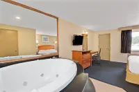 Super 8 by Wyndham Milford/New Haven Hotels in Orange