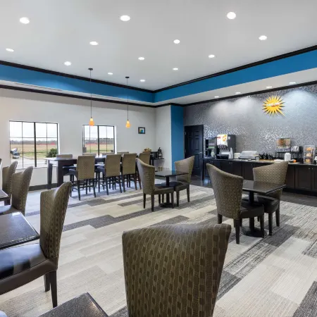 La Quinta Inn & Suites by Wyndham Mt. Pleasant