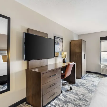 Best Western Plus Bourbonnais Hotel Suites