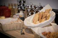 Logis Hôtel Angers Sud - Breakfast