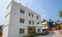 Phoenix Holidays Hotels near Amrita Hospital, Kochi