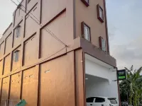 Urbanview Hotel Dommy Yogyakarta by RedDoorz Các khách sạn ở Ngestiharjo