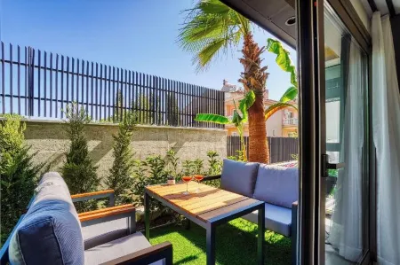 Ayayorgi̇ Homes & Hotels Отели рядом с достопримечательностью «Waterfont Cesme»