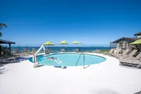 Wave Crest Resort - Pools
