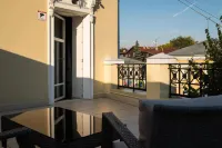 Бутик Отель Олд Стрит Отели рядом с достопримечательностью «Мемориал Славы (Вечный огонь, Воинское мемориальное кладбище) 1941-1945 гг.»