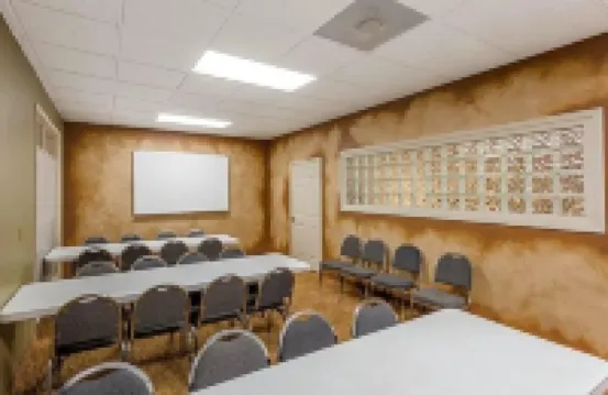 Angel Inn Near Imax, a Travelodge by Wyndham