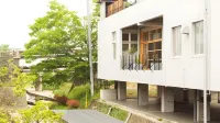 Hike Hotels in Tamana