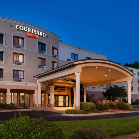 Courtyard High Point