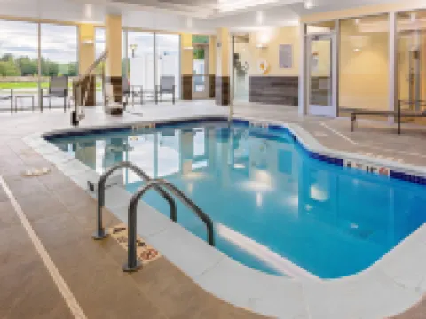 フェアフィールド・イン & スイーツ・バイ・マリオット・クィーンズベリー・グレンズ・フォールズ / レイク・ジョージ・エリア クイーンズベリーのホテル