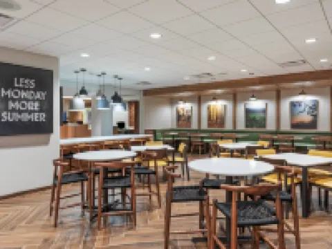Fairfield Inn & Suites Aberdeen, SD Hotels in Brown County