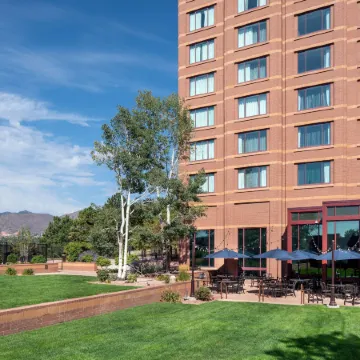 Colorado Springs Marriott Отели рядом с достопримечательностью «Парк Монумент Вэлли»