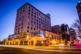 هوتل أندالوز ألبوكيركي، كوريو كوليكشن باي هيلتون