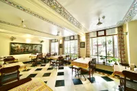 Hotel Arya Niwas