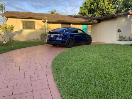 Private Garden-Pool Oasis