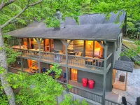 Modern Cabin with Great Views Close to Downtown Clayton