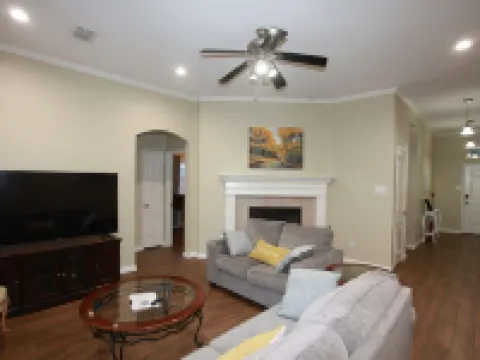 Cozy, Warm, Pool, BBQ, 2 KingBeds, Sleep 11 Hotels in Corinth