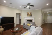 Cozy, Warm, Pool, BBQ, 2 KingBeds, Sleep 11