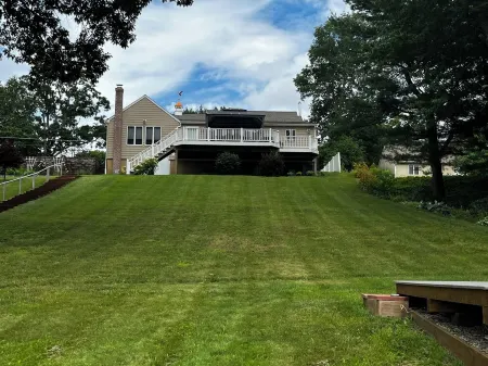 Stunning Lakefront Escape! Book Your Dream Getaway!