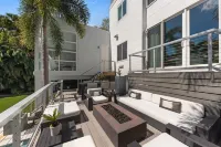 Tampa's #1 Rated Private 1 Acre Luxury Estate- Stunning Pool Spa-Best Location!