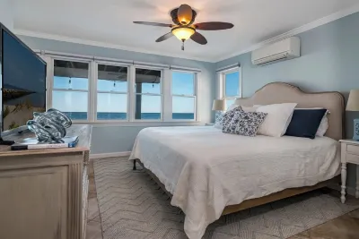 Waterfront oasis 4 bdr house in Old Saybrook direct waterfront amazing sunsets